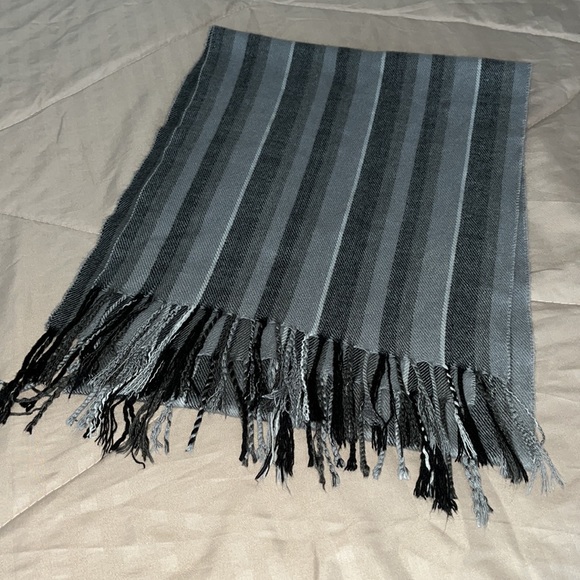 Scarf printed shawl gray black - Picture 4 of 6